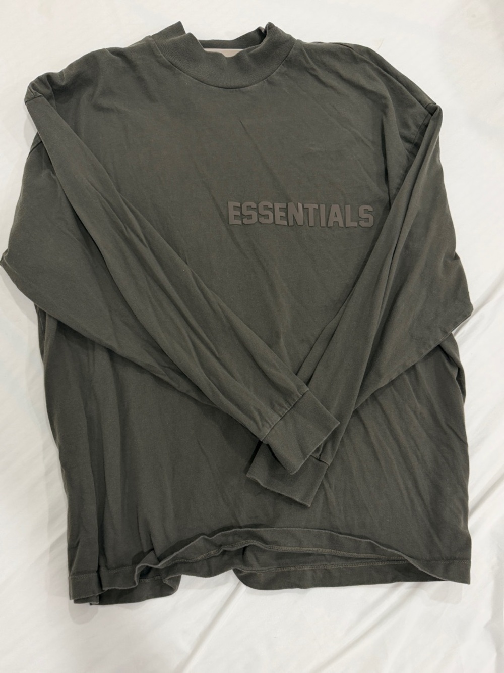 Essentials Long Sleeve Tee in Olive